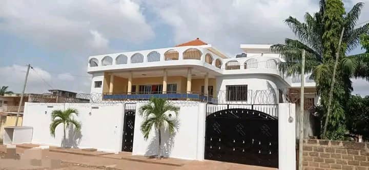 MAGNIFIQUE VILLA DUPLEX A VENDRE A TOKOIN FOREVER