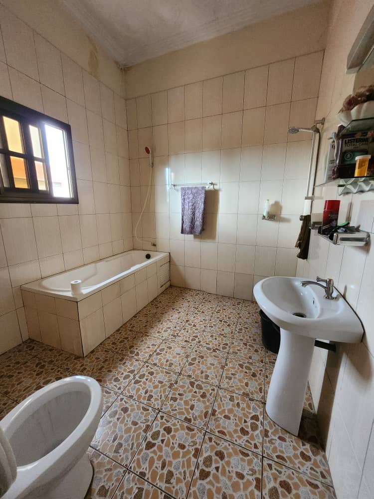 Maison duplex 6 chambres en vente à Avédji, Lomé – 165 000 000 FCFA