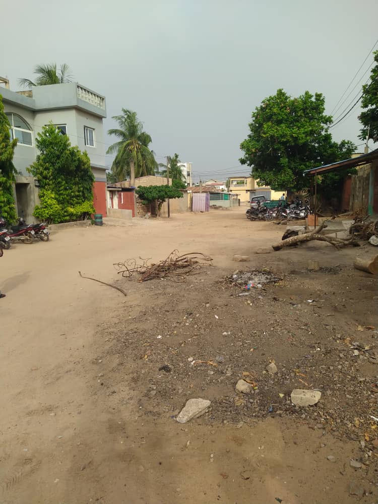 Terrain de 800 m² en vente à Agbalépédo – 80 millions FCFA