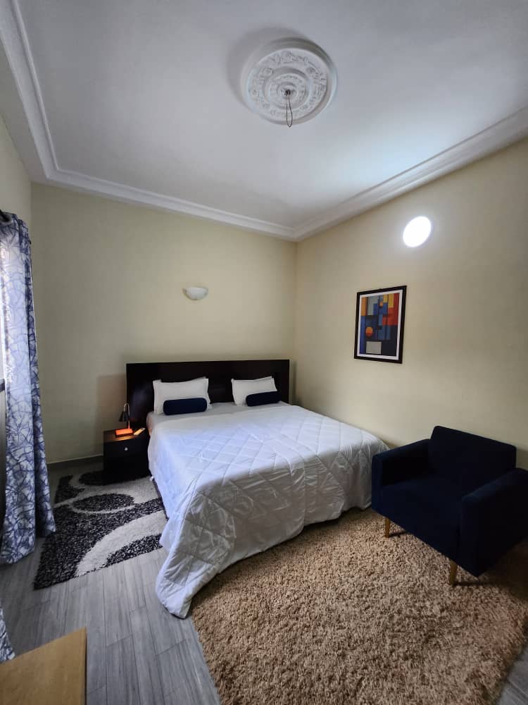 Appartement meublé 2 chambres à louer à Forever – Loyer mensuel 350 000 FCFA