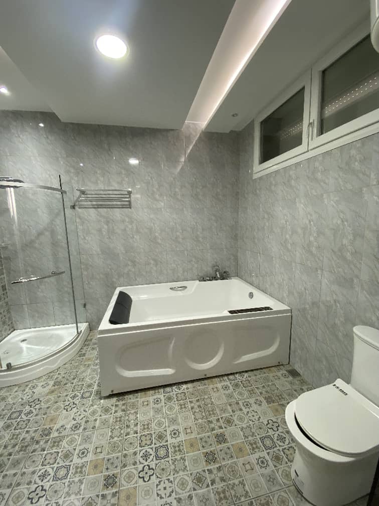 Villa à louer à Cité OUA (Caisse) – 2 700 000 FCFA