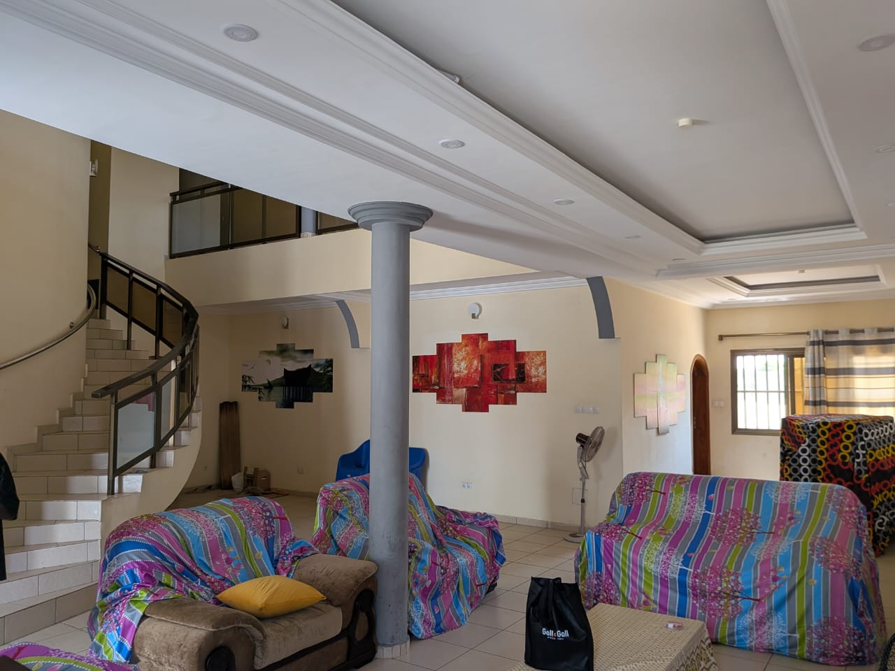Villa 6 chambres en vente à Avépozo Hibomonou – 125 millions FCFA