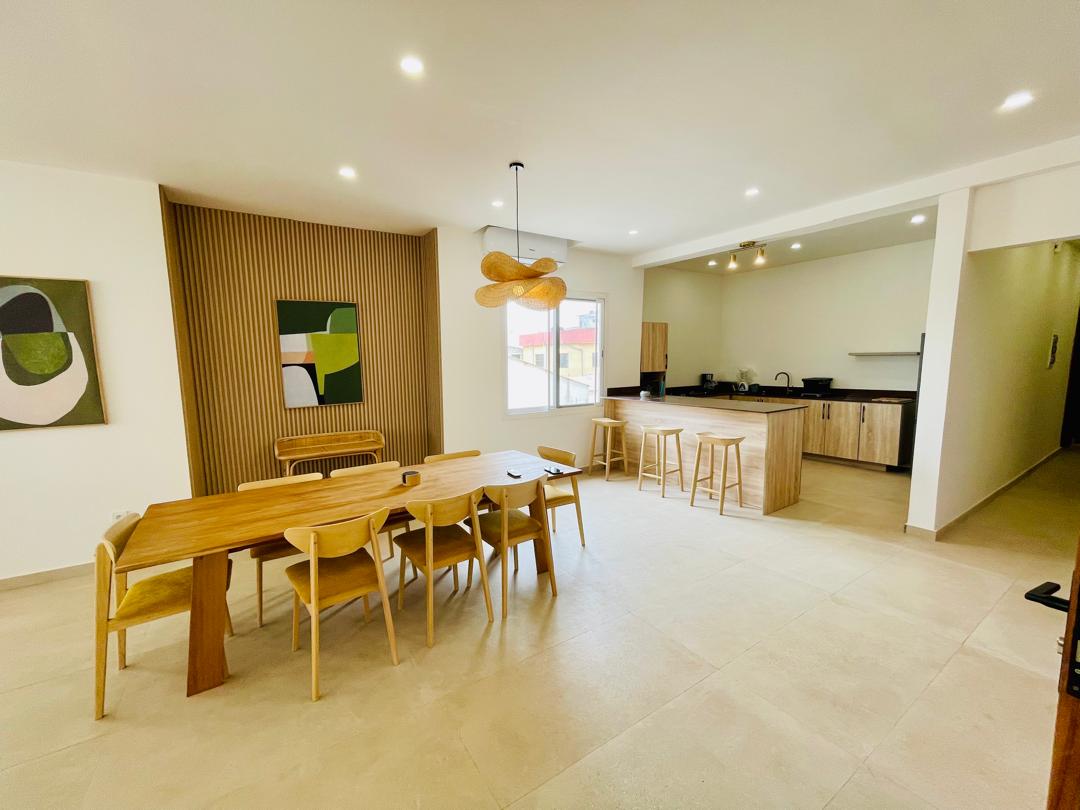 Villa meublée 3 chambres avec piscine à louer à Adidogomé Carrefour AÏSED – 1 200 000 FCFA