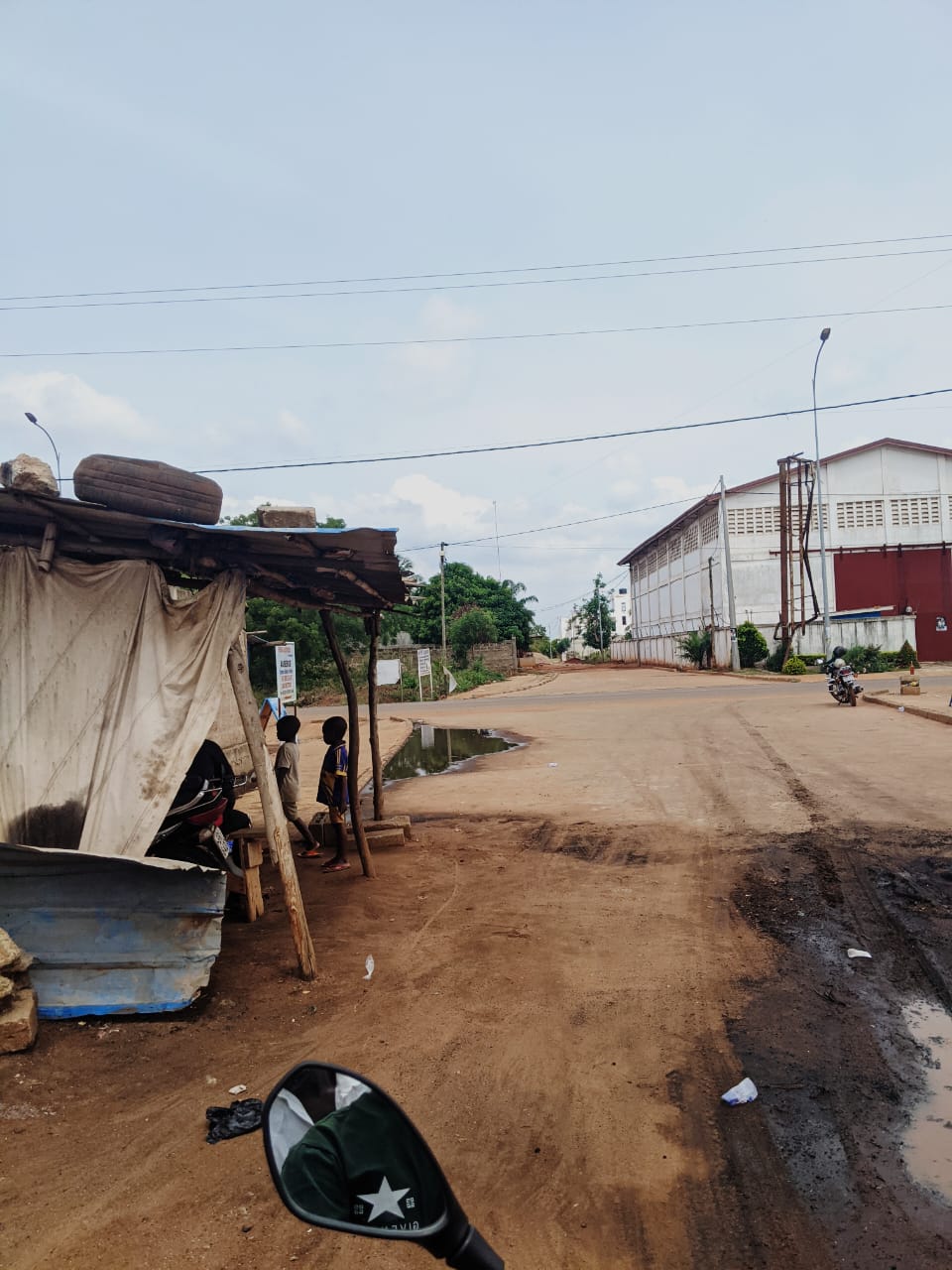 Demi lot en vente en angle de rue à Akato Viepé – 11 millions FCFA