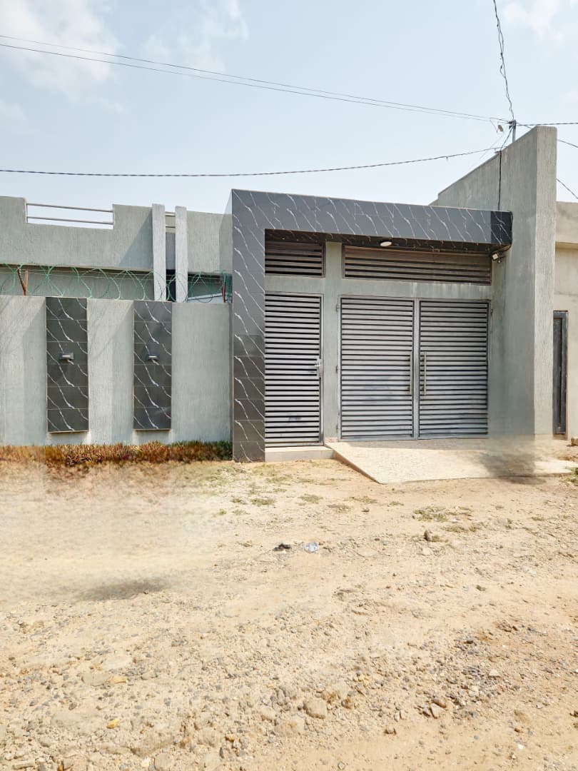 Villa 3 chambres en vente à Agoè Legbassito – 55 millions FCFA
