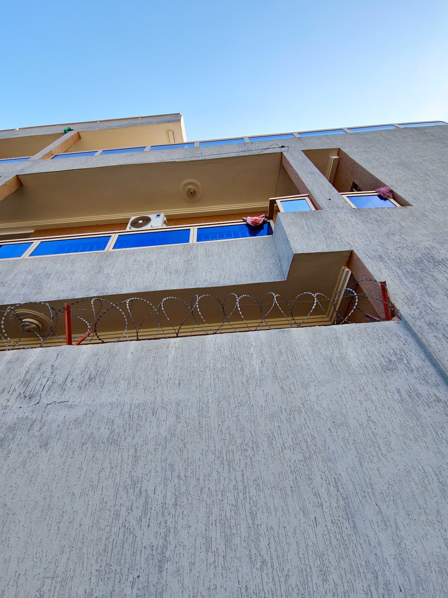 IMMEUBLE DE 16 PIÈCES À VENDRE À AGOÈ LOGOPÉ