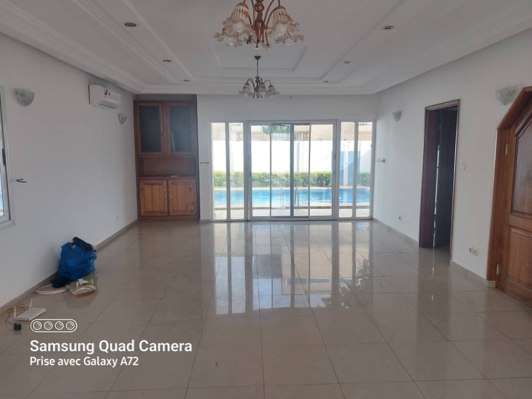 Villas jumelles duplex en vente à la Cité OUA, non loin de l'Ambassade du Nigeria – 800 millions FCFA