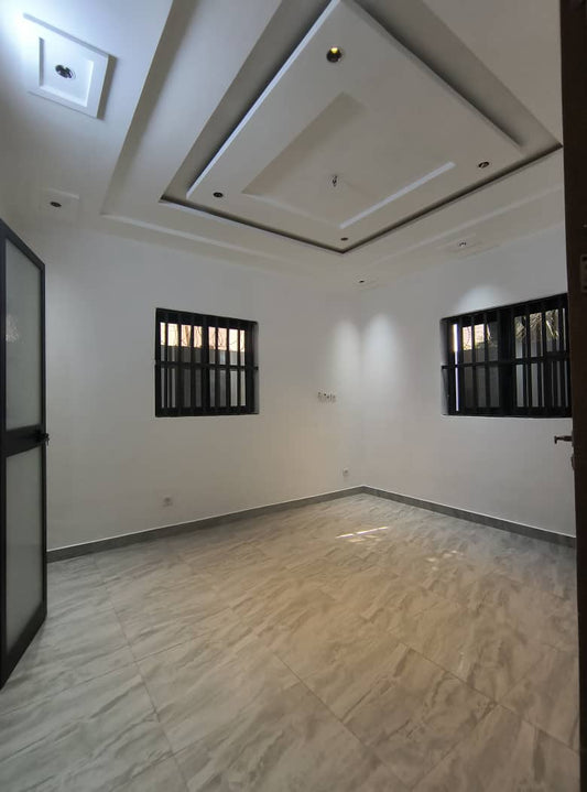 Villa 5 chambres en location à Nyekonakpoe, non loin du lycée français – 800000 FCFA