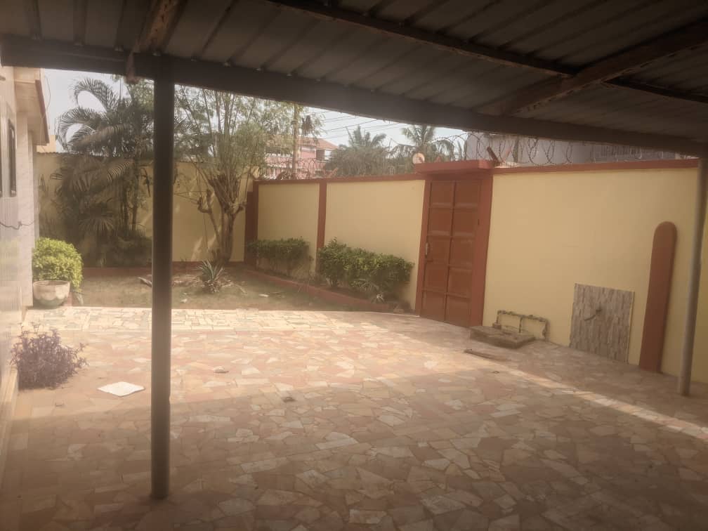 Villa 4 chambres salon en vente à Agoè Kitidjan – 40 000 000 FCFA