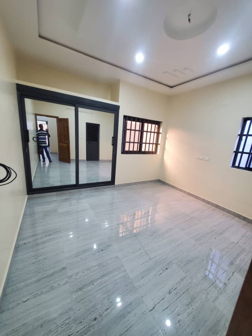 LOMÉ – ADIDOGOMÉ SAGBADO – VILLA 4 PIÈCES À VENDRE