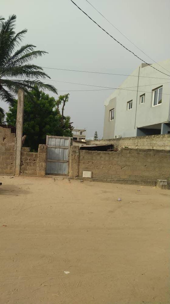 Terrain de 800 m² en vente à Agbalépédo – 80 millions FCFA