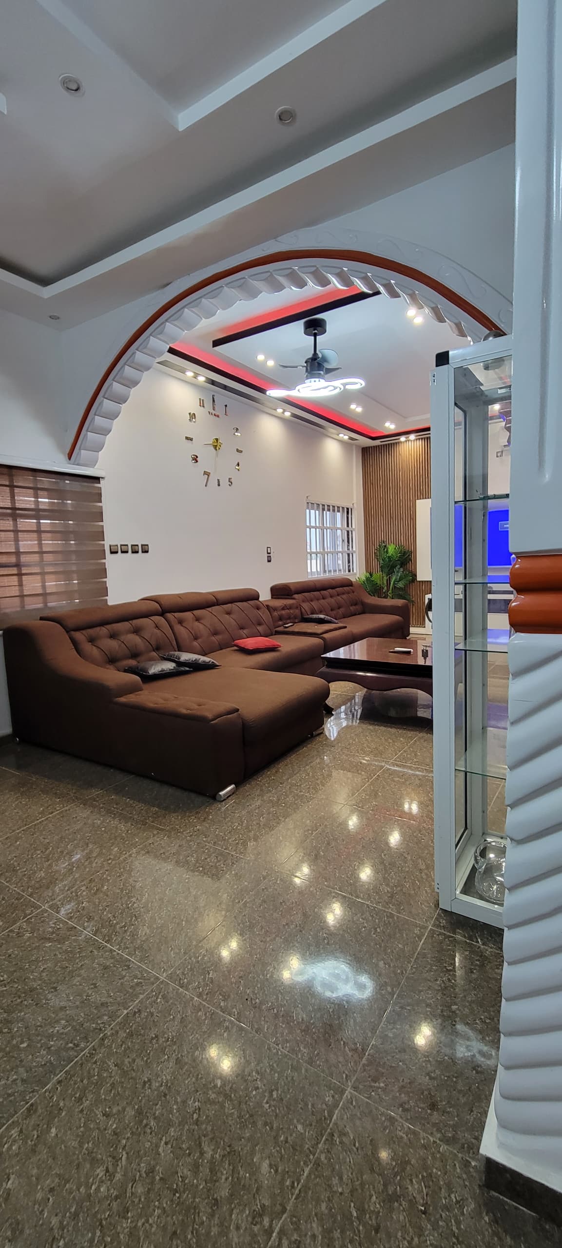 Appartement meublé de 3 chambres à louer à Avepozo – 400000 FCFA