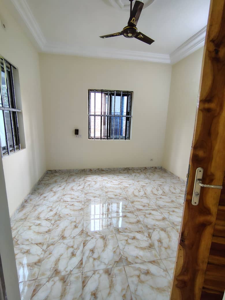 Villa 2 chambres à louer à Avedji Limousine – 130 000 FCFA