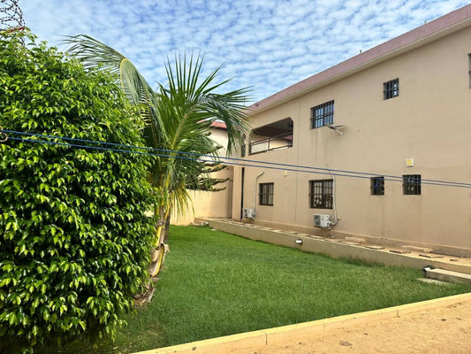 VILLA R+1 DE 6 CHAMBRES À VENDRE À AGOE ANOMÉ – 662 M² – VUE SUR GOUDRON – 200 MILLIONS