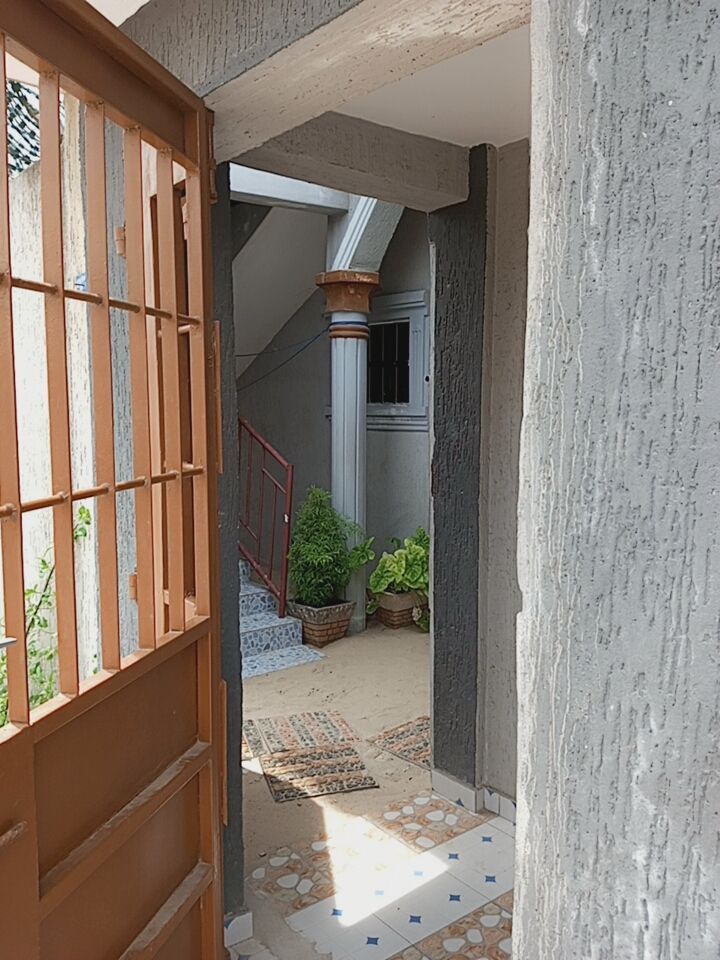 Villa 2 chambres en vente proche du goudron à Agovoudou – 45 millions FCFA