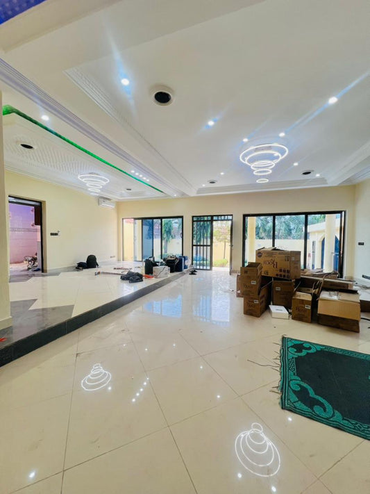Villa duplex 9 chambres en vente à Hédzranawoé Sokpanou – 185 millions FCFA