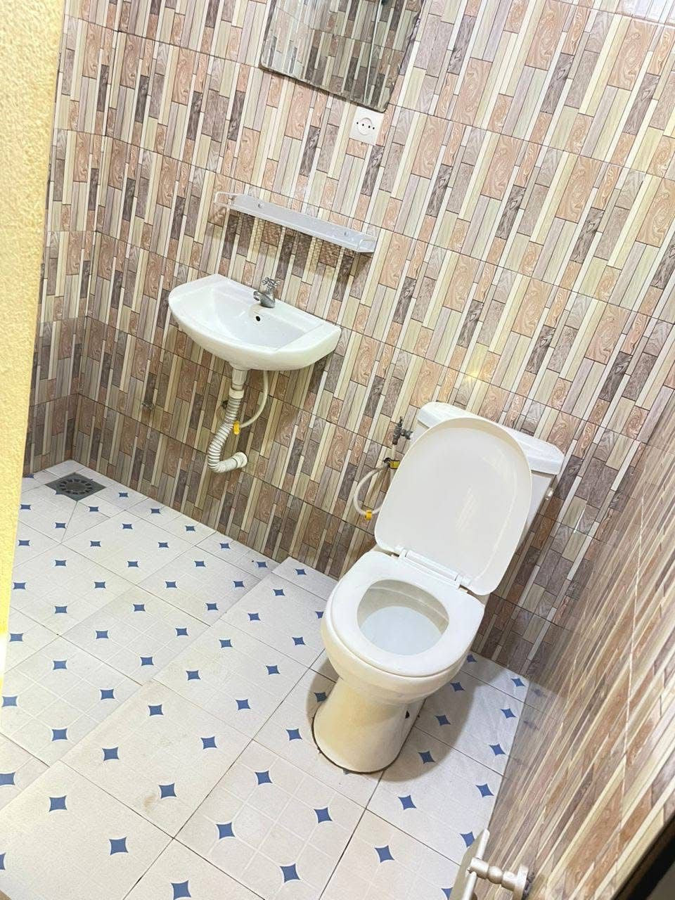 UNE VILLA À VENDRE À AGOÈ ASSIYÉYÉ