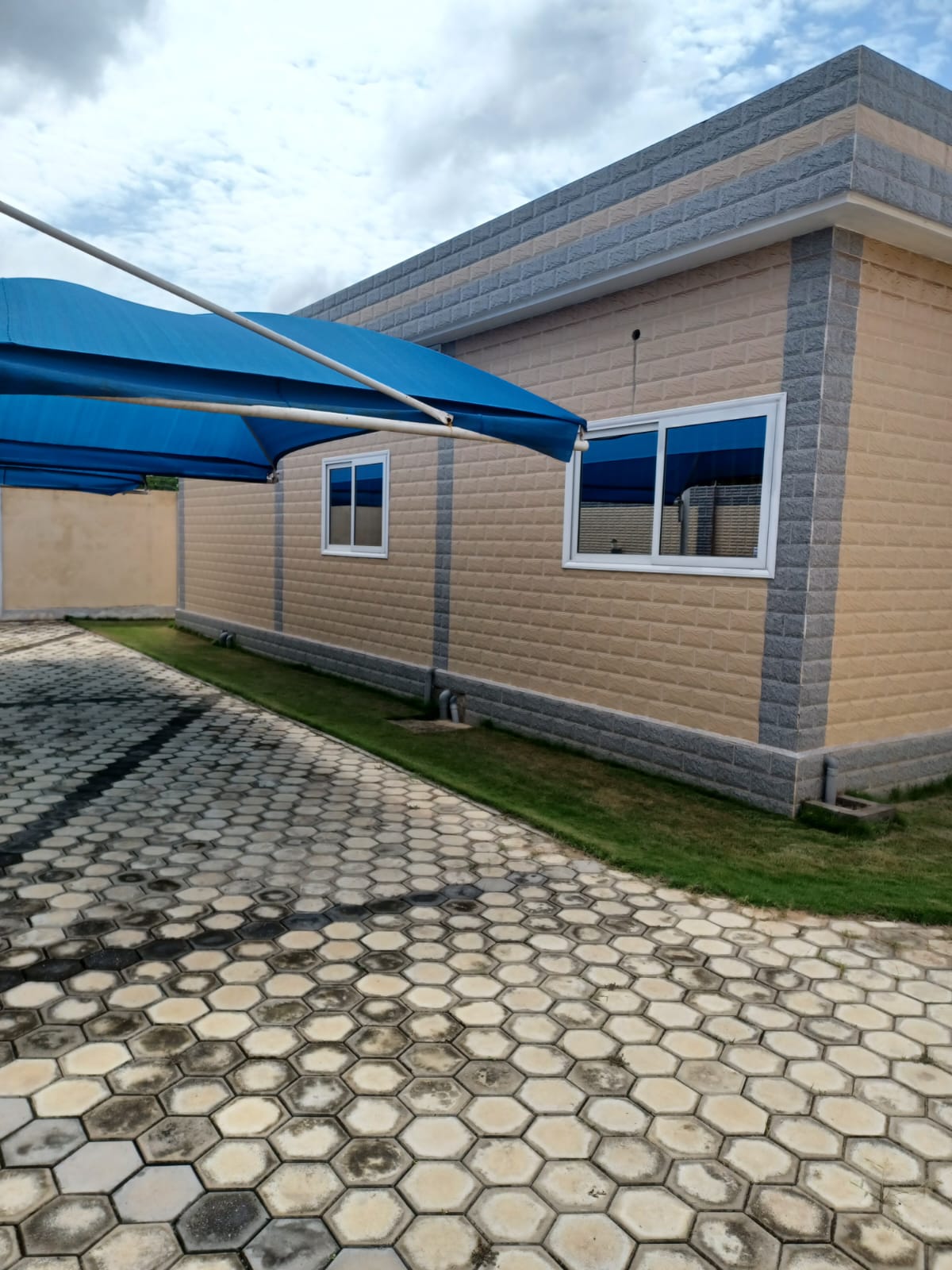 Villa 5 chambres meublée en location à Wonyomé – 700000 FCFA/mois