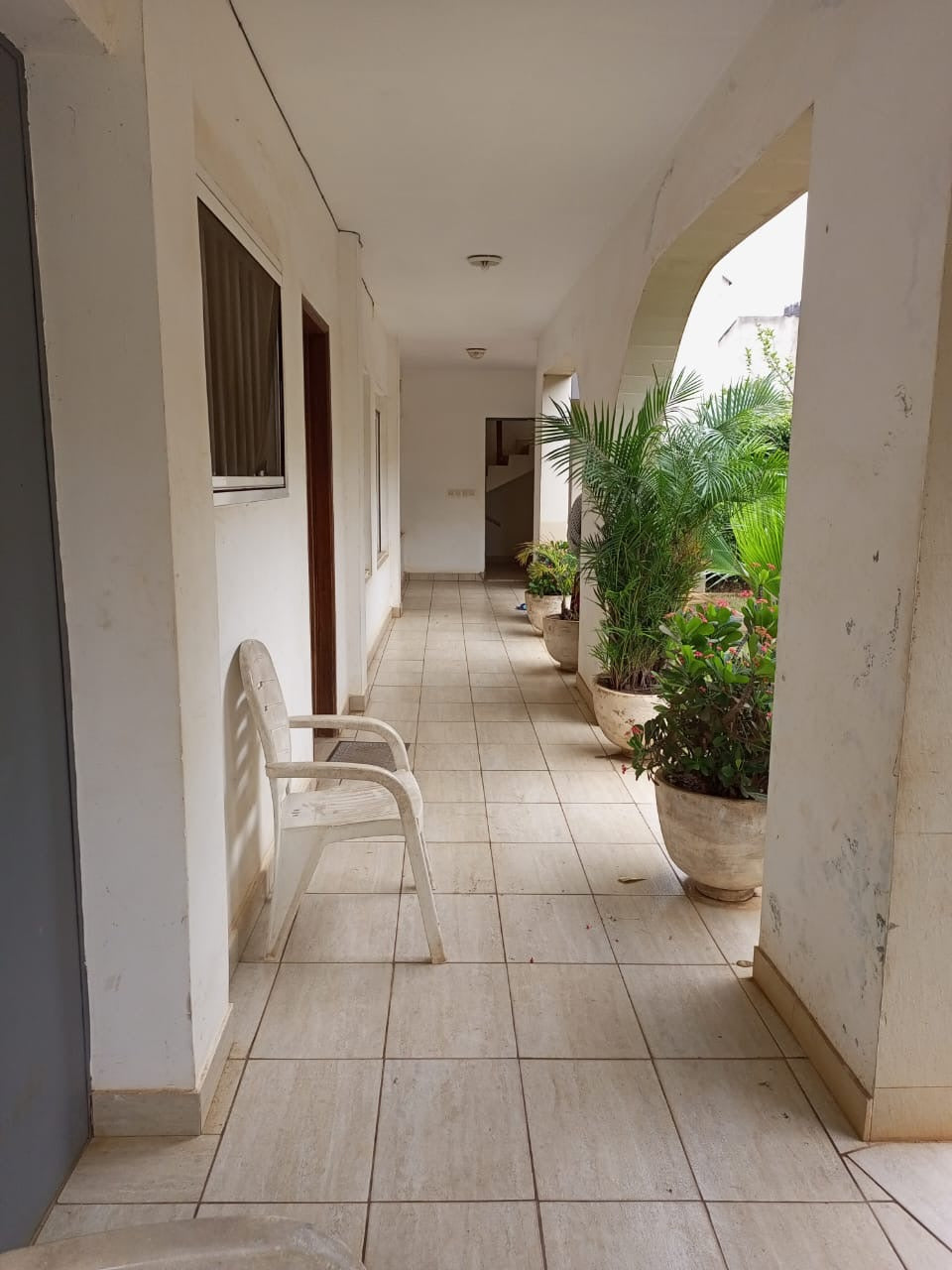 UNE VILLA À VENDRE À AGOÈ CARREFOUR BLEU - 7 PIÈCES, 200 MILLIONS FCFA