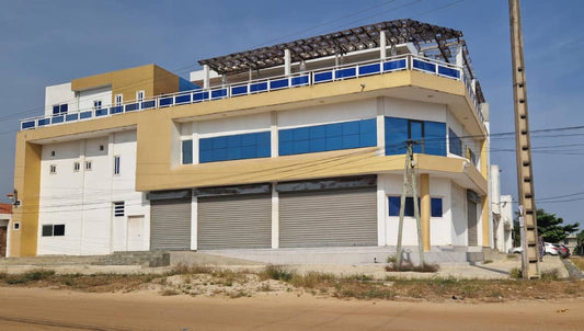 UN IMMEUBLE 7 PIÈCES À VENDRE À BAGUIDA À 70M DU GOUDRON