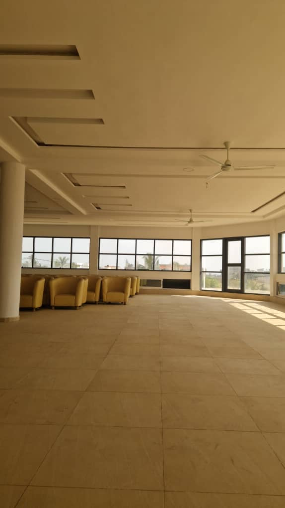 UN IMMEUBLE 7 PIÈCES À VENDRE À BAGUIDA À 70M DU GOUDRON