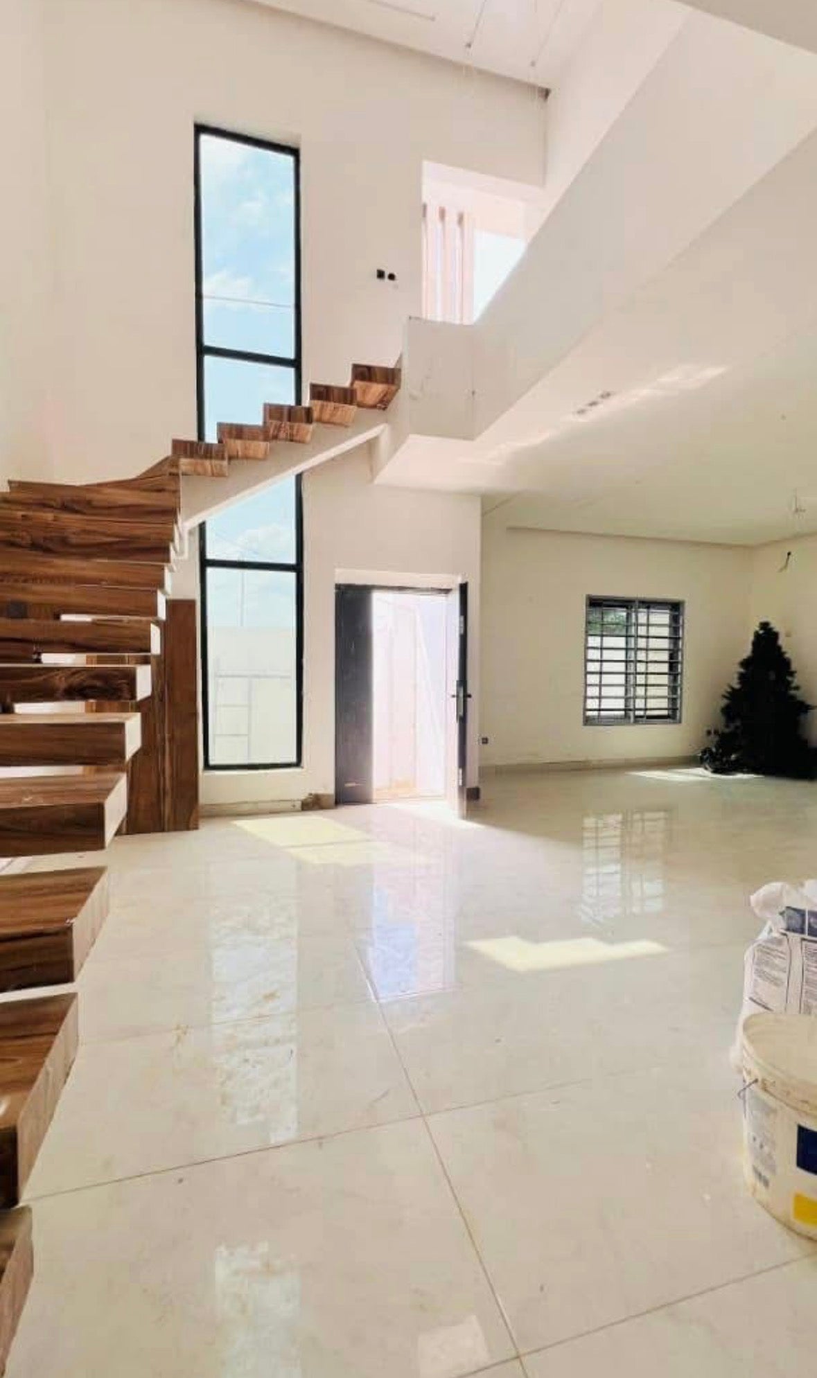 MAGNIFIQUE VILLA A VENDRE Zanguéra,150m du goudron