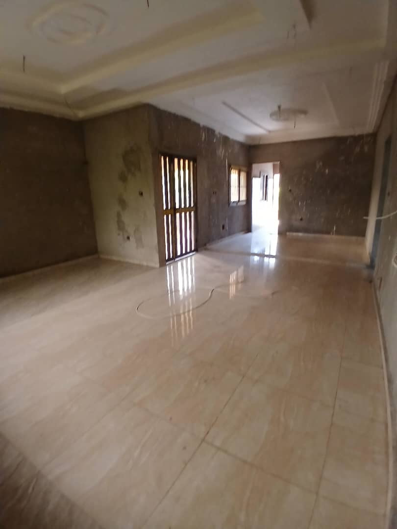 VILLA 5 PIÈCES À VENDRE À KPALIMÉ – 3/4 DE LOT | TAMPON OTR