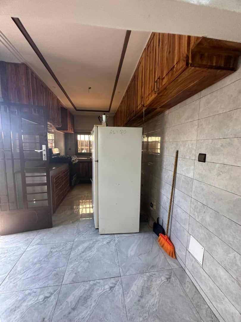 À VENDRE – VILLA DUPLEX DE 7 PIÈCES À AKEPEDO