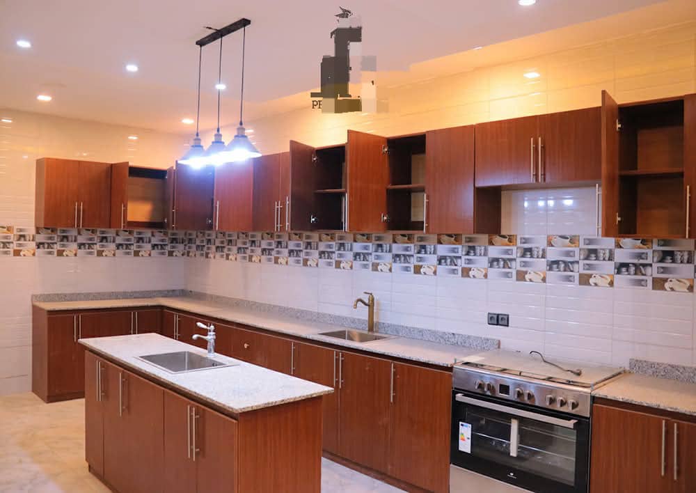 Villa 6 chambres en vente à Adidogomé-Segbé – 360 millions FCFA