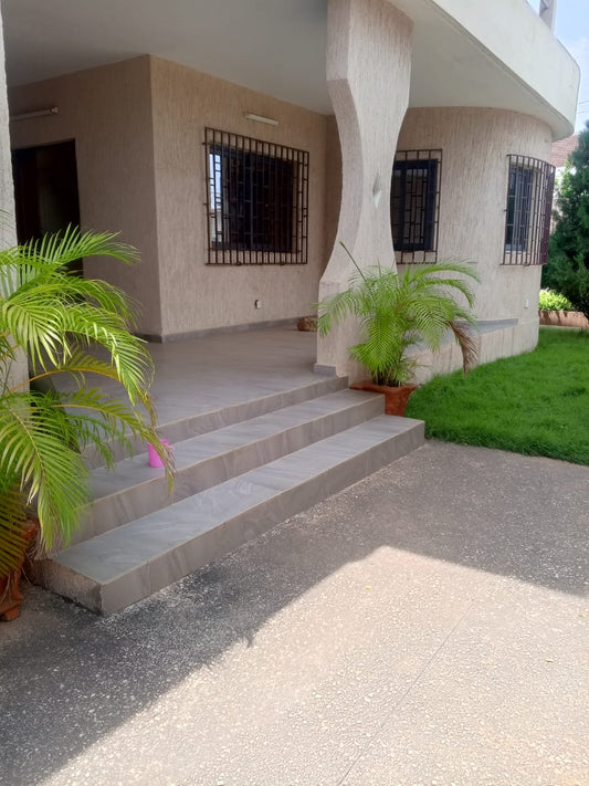 Villa 3 chambres à louer à Novissi – 500 mille FCFA