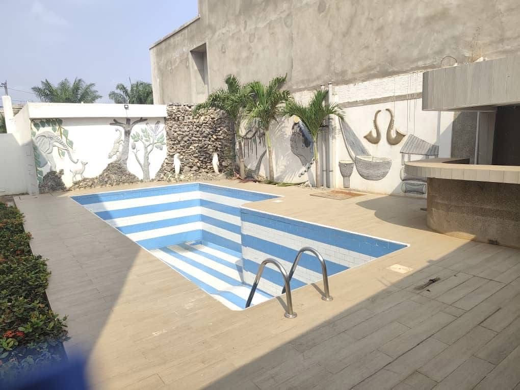 UNE VILLA À VENDRE À AGOÈ ASSIYÉYÉ