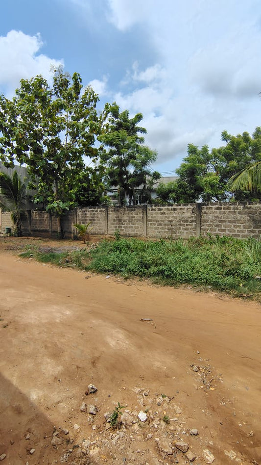 Terrain 1 lot en vente à Adidogomé – 27 millions FCFA