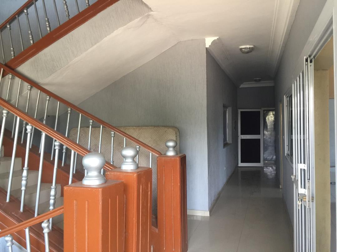 VILLA TRIPLEX 7 PIÈCES À VENDRE À AVÉPOZO CÔTÉ NON PLAGE – TITRE FONCIER