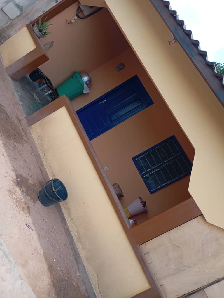 Maison 6 pièces en vente à Agoè Camp GP – 15 millions FCFA