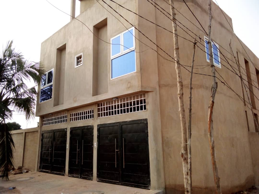 UNE VILLA R+1 DE 4 PIÈCES À VENDRE À DJAGBLÉ AGODOMÉ – ANGLE DE RUE