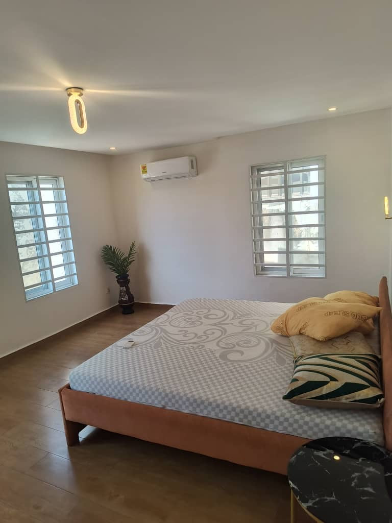 Villa duplex meublée à louer à Tokoin – 750000 FCFA