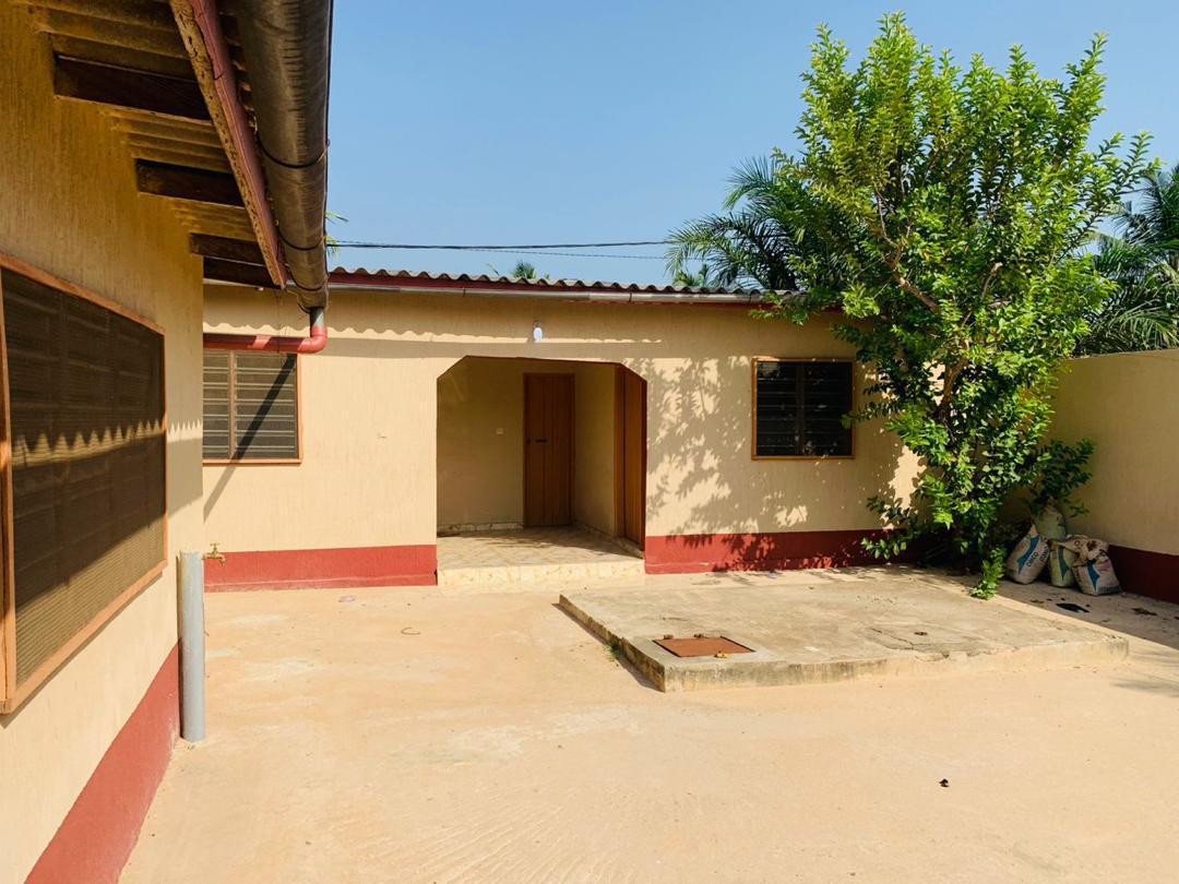 Maison à vendre à Adetikopé – 32 millions FCFA