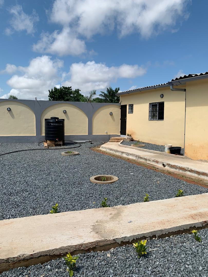 MINI VILLA 2 PIÈCES À VENDRE À SÉGBÉ PHARMACIE – 600 m²