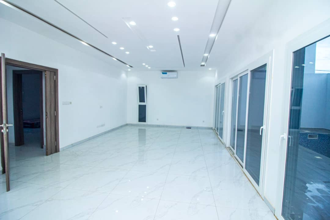 Villa duplex 5 chambres à louer à Agbalépédo – 1 500 000 FCFA