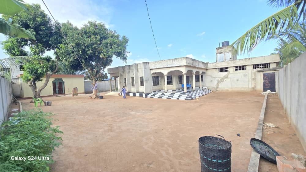 LOMÉ - ZANGUÉRA KLÉMÉ – VILLA 4 CHAMBRES À VENDRE