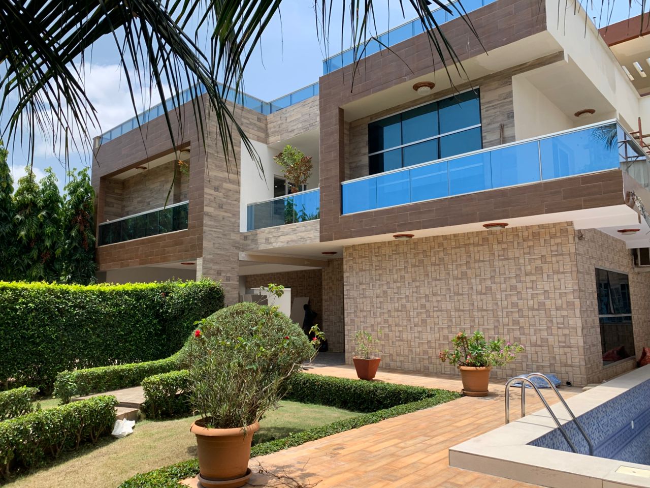 Villa 7 chambres en vente à Agoè Minamadou – 300 millions FCFA