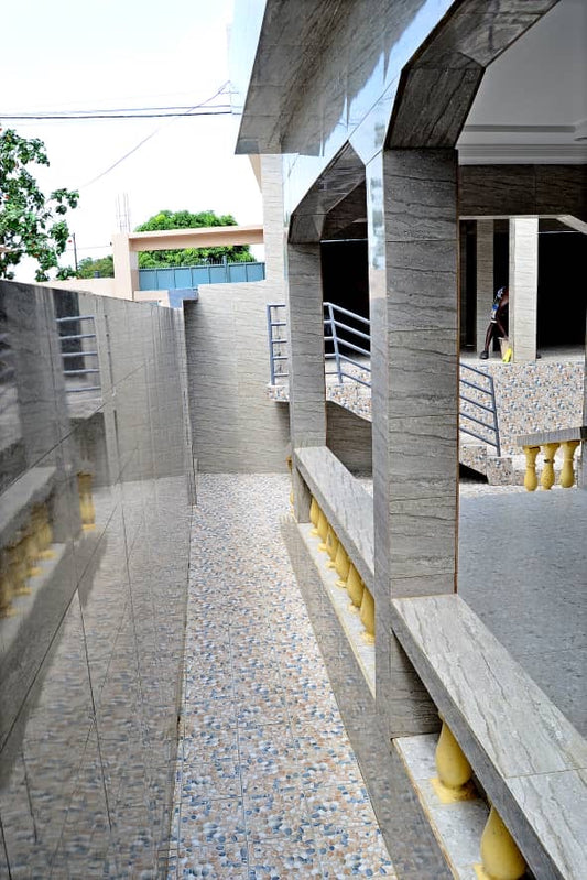 VILLA MEUBLÉE 3 PIÈCES À LOUER À NUKAFU – COUR UNIQUE – HAUT STANDING