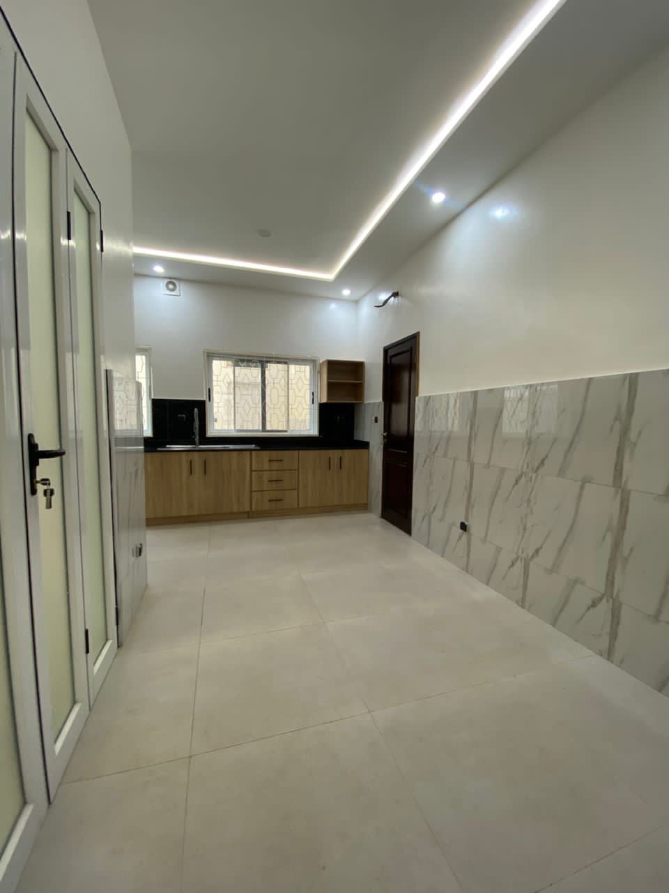 LOUER UNE VILLA AVEC PISCINE, NOUVELLE CONSTRUCTION AGBALEPEDO - 7 PIÈCES 