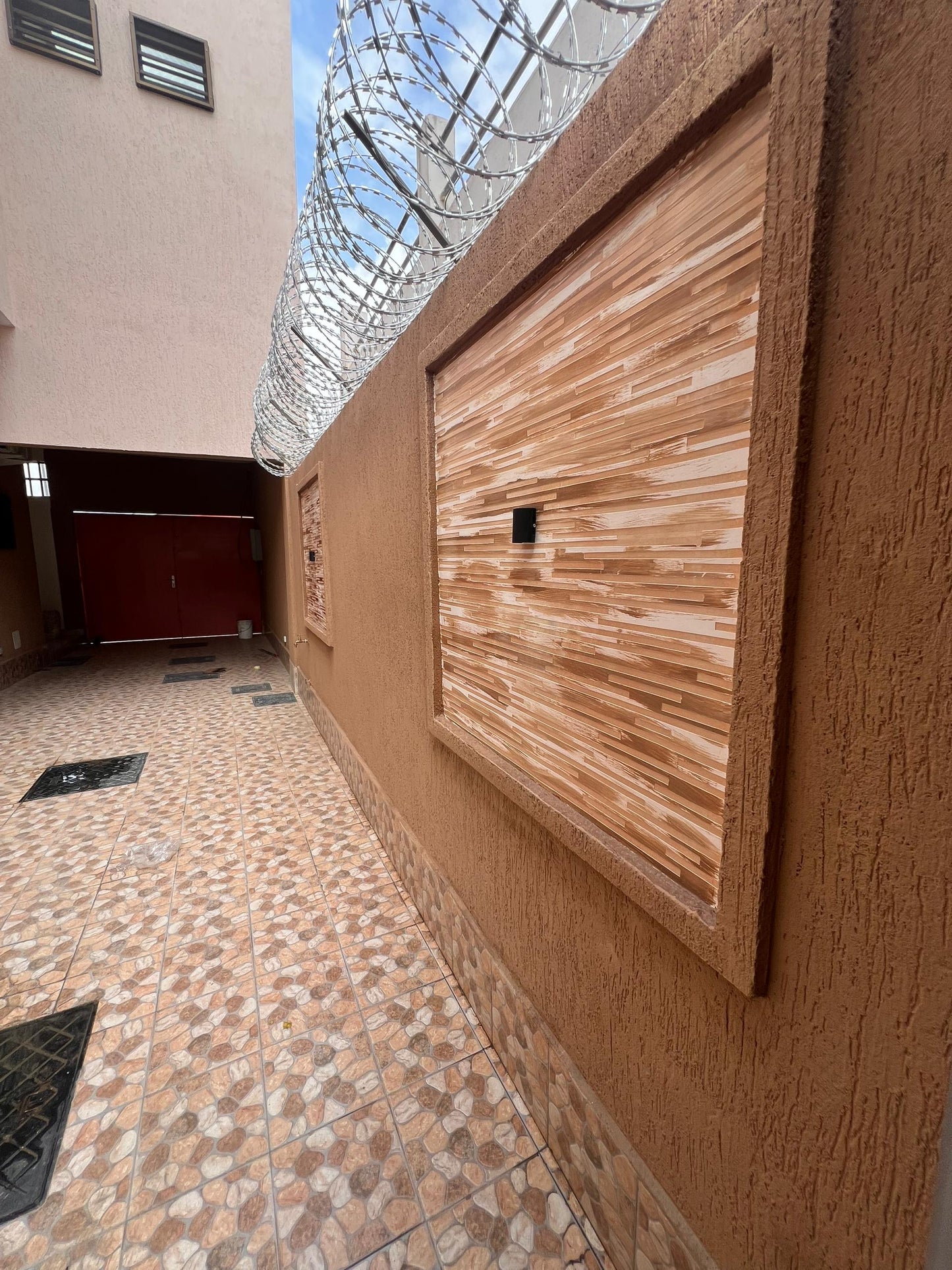 VILLA 6 PIÈCES À VENDRE  À LOMÉ - CITÉ MOKPOKPO – 160 MILLIONS