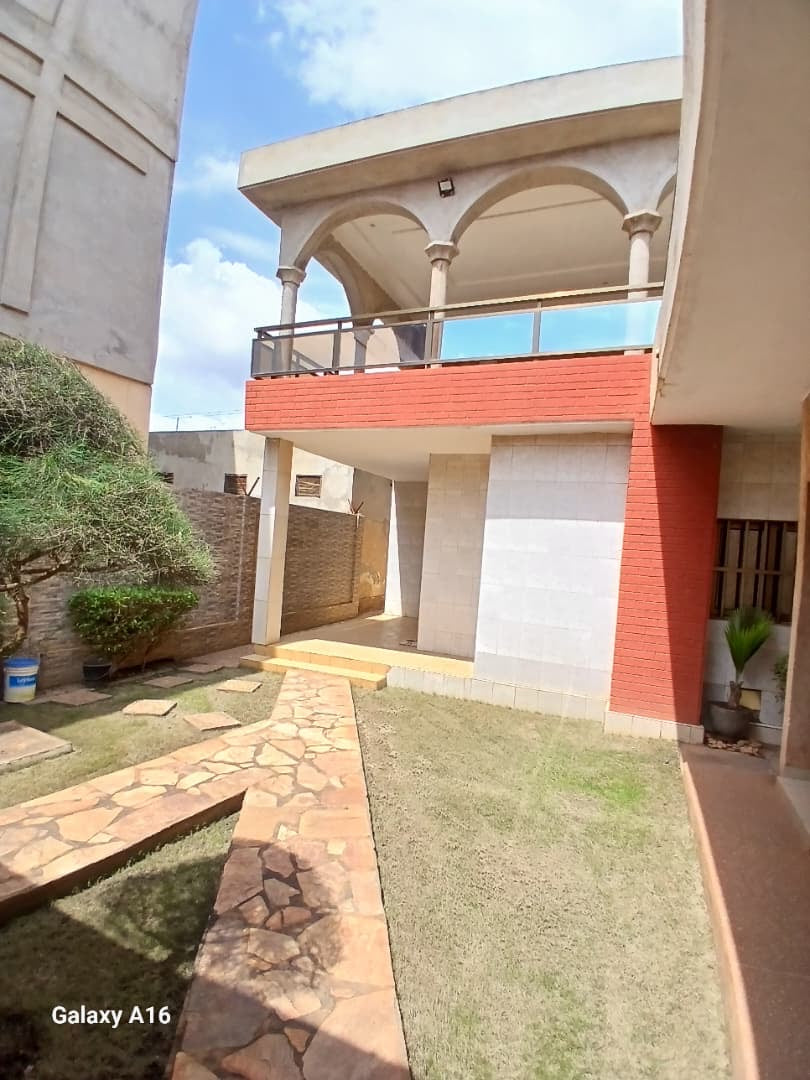Villa à louer à Agoé – 220000 FCFA