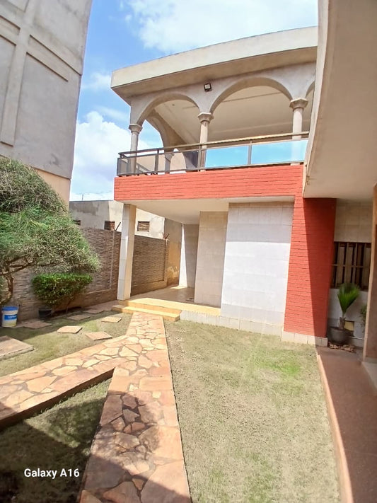 Villa à louer à Agoé – 220000 FCFA