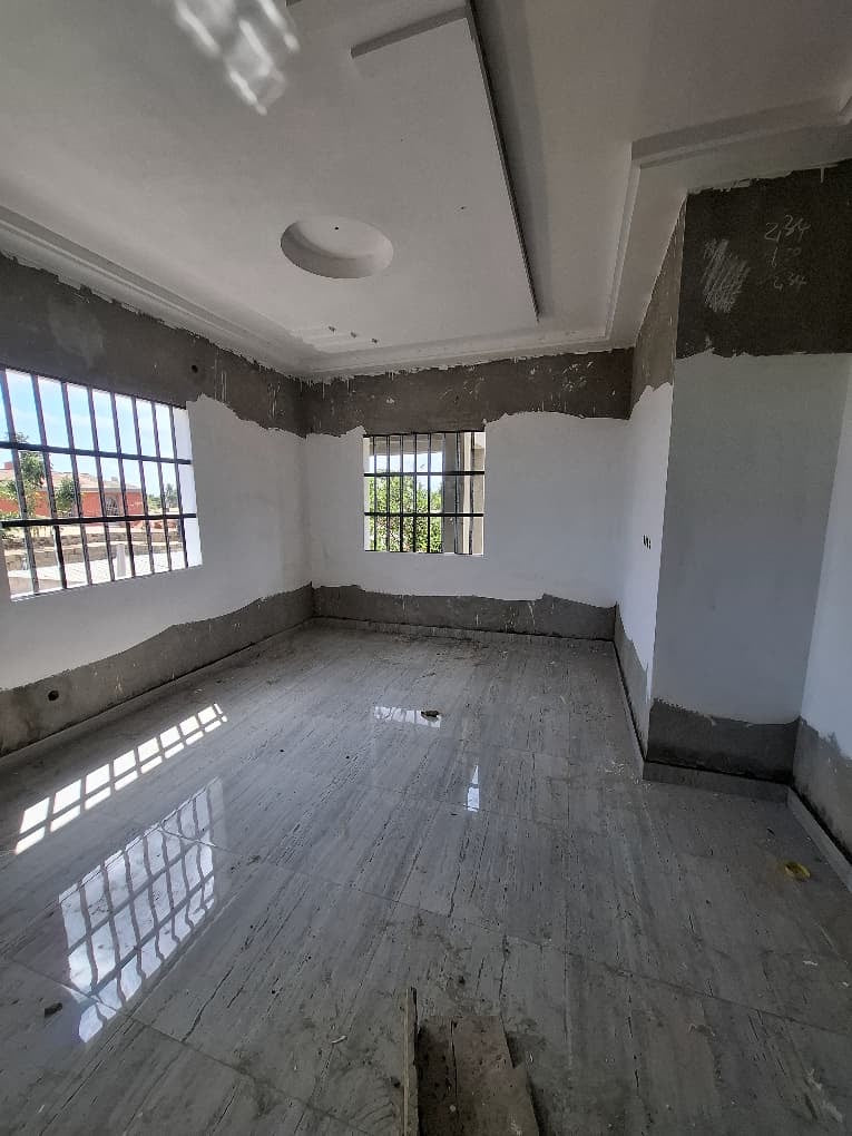 VILLA 5 PIÈCES À VENDRE À ADIDOGOMÉ SAGBADO LOGOTÉ  re