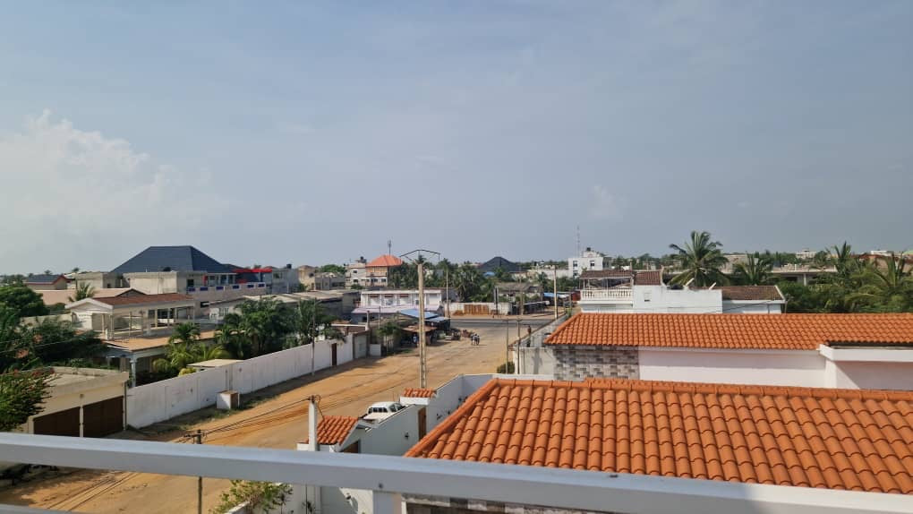 UN IMMEUBLE 7 PIÈCES À VENDRE À BAGUIDA À 70M DU GOUDRON