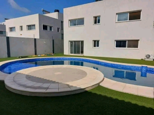 Villa 5 chambres en vente à Cité OUA – 1.250.000.000 FCFA
