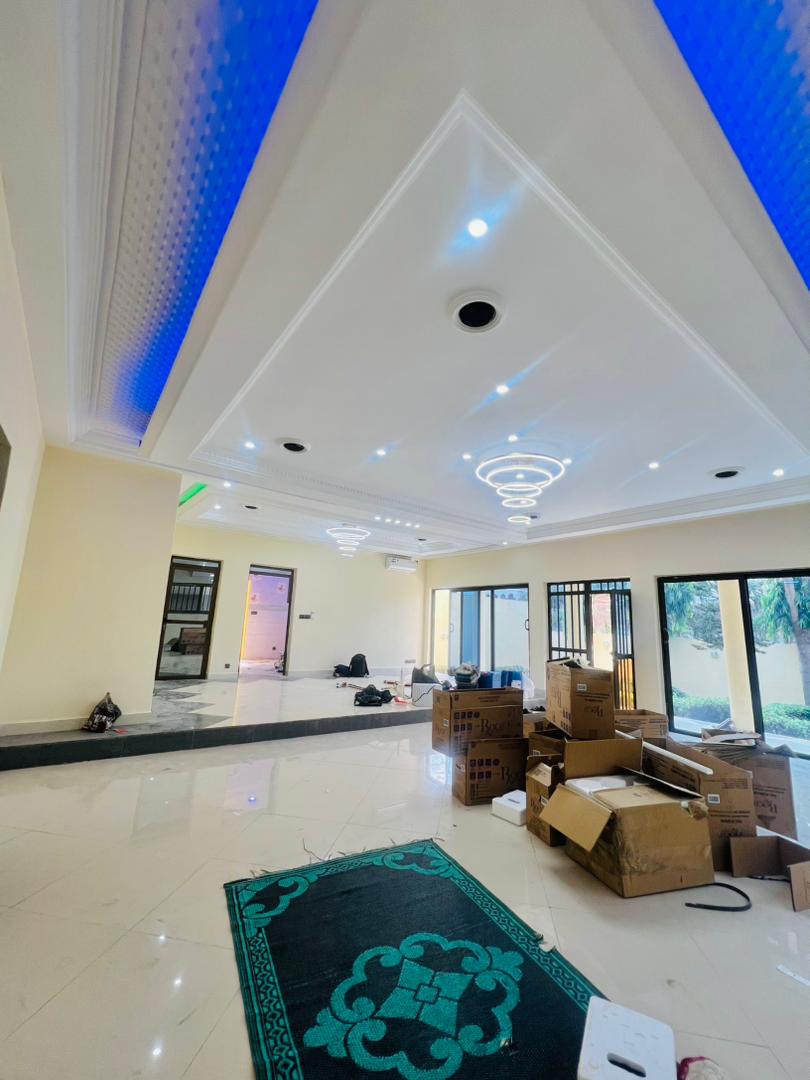 Villa duplex 9 chambres en vente à Hédzranawoé Sokpanou – 185 millions FCFA